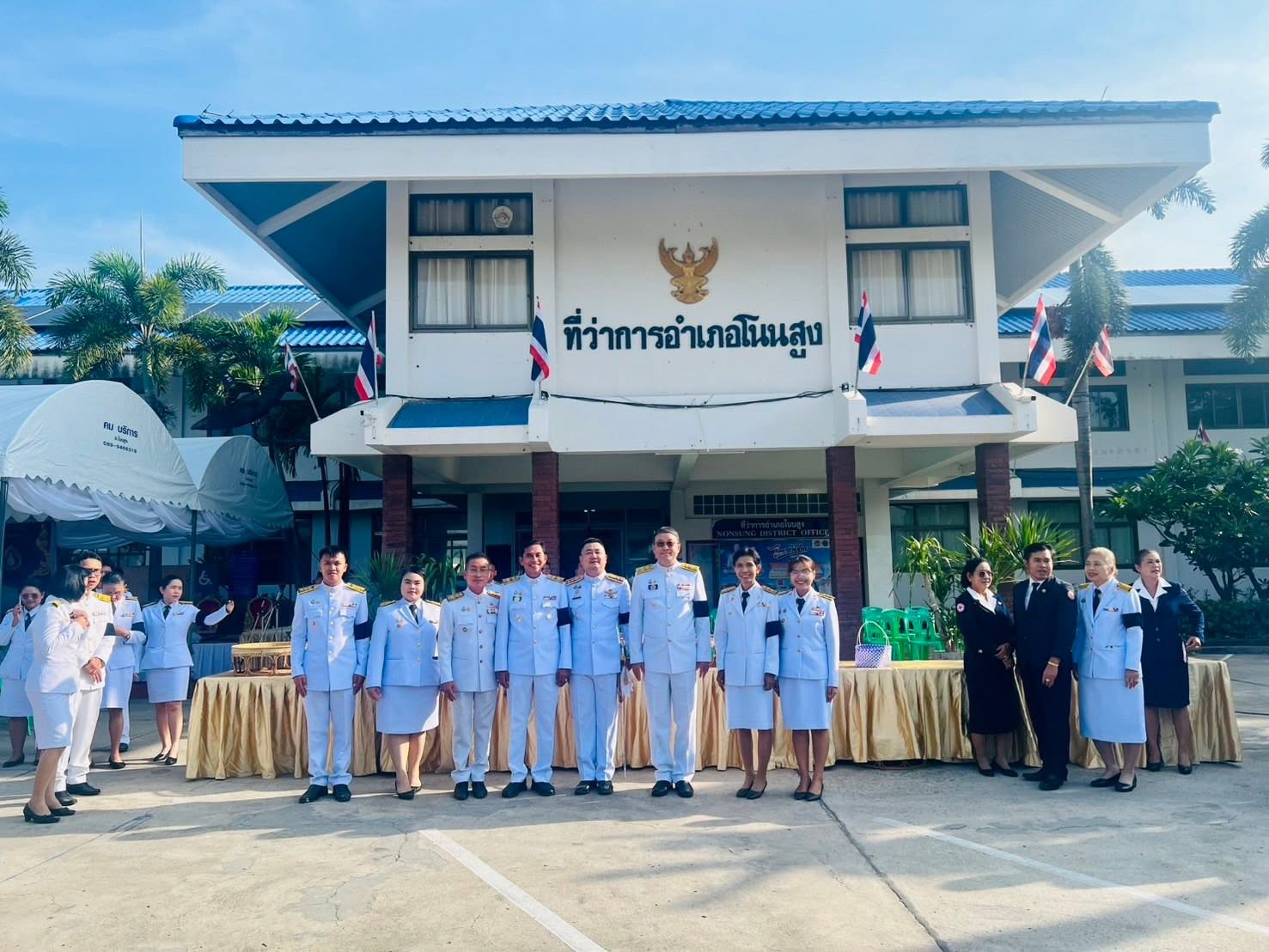 สพอ.โนนสูง ร่วมใจพิธีทำบุญตักบาตร ถวายพระราชกุศล เนื่องในโอกาสวันเฉลิมพระชนมพรรษา สมเด็จพระนางเจ้าฯ พระบรมราชินี 3 มิถุนายน 2569